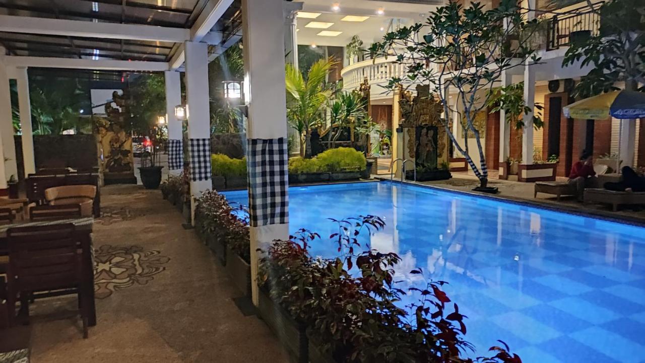 Mirabell Hotel & Convention Hall Malang Exterior foto